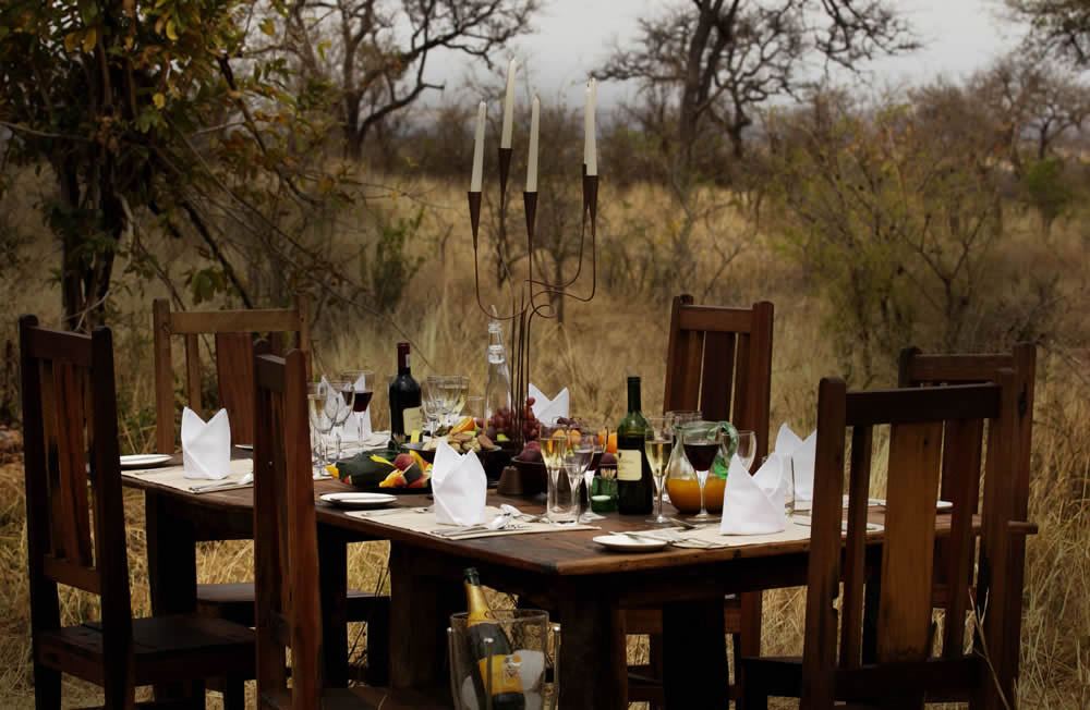 A private bush lunch at Tarangire Treetops Camp
