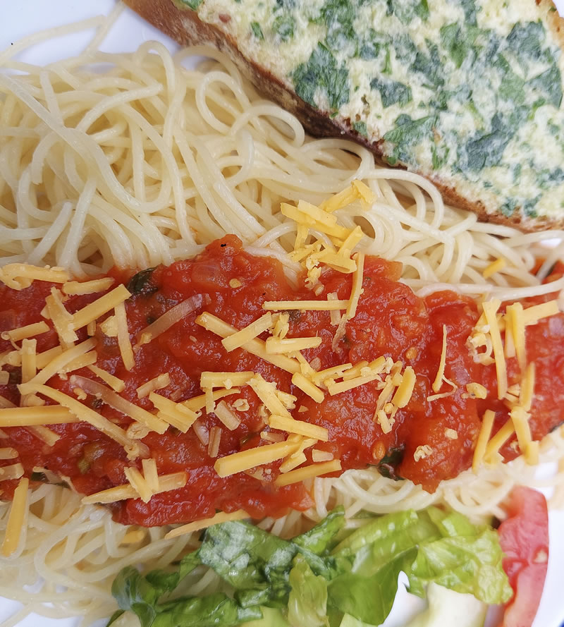 Spaghetti marinara